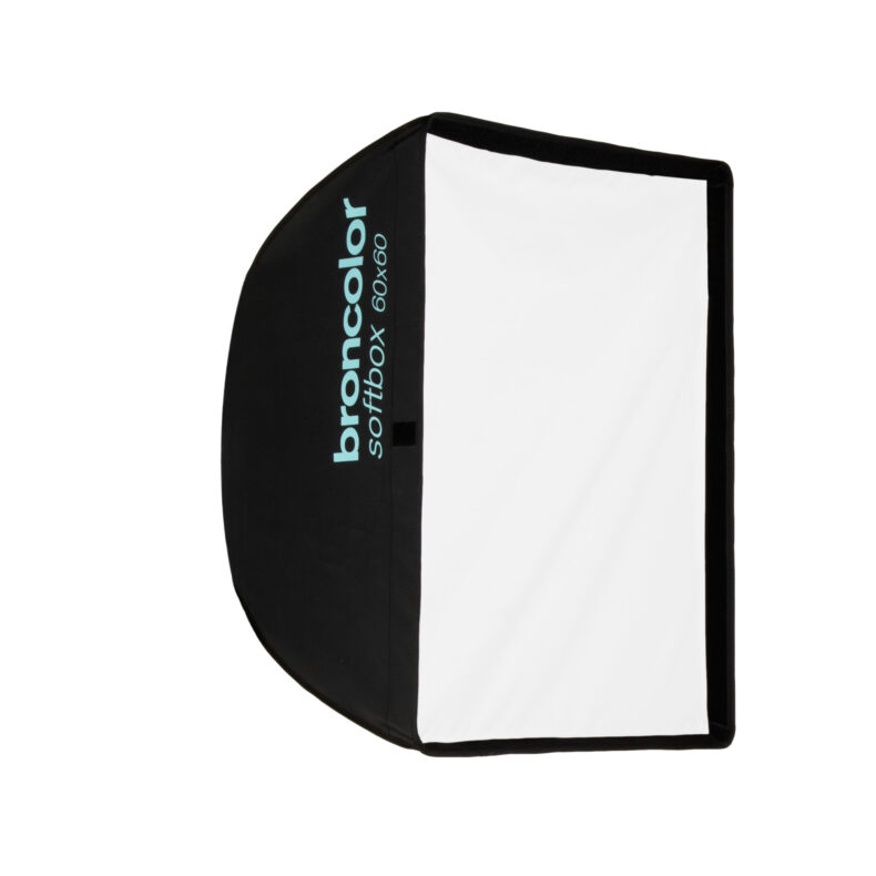 Softbox Broncolor de 60 x 60 cm ideal para fotografía y vídeo profesional. Proporciona una iluminación suave y homogénea, reduciendo sombras y resaltando los detalles en las tomas.