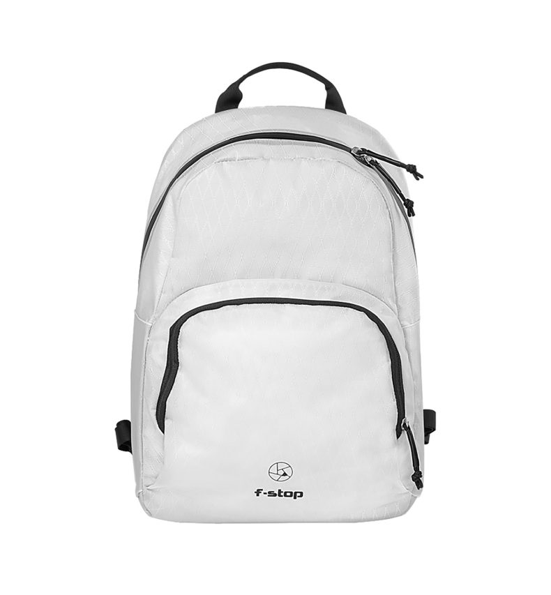 RJU AIR 18 litros - color Artic (blanco) - mochila ultraligera - pack fstop - Imagen 2