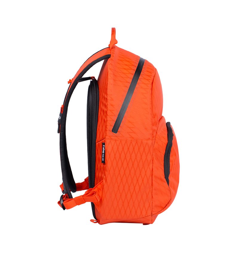 RJU AIR 18 litros - color Magma (rojo) - mochila ultraligera - pack fstop - Image 3