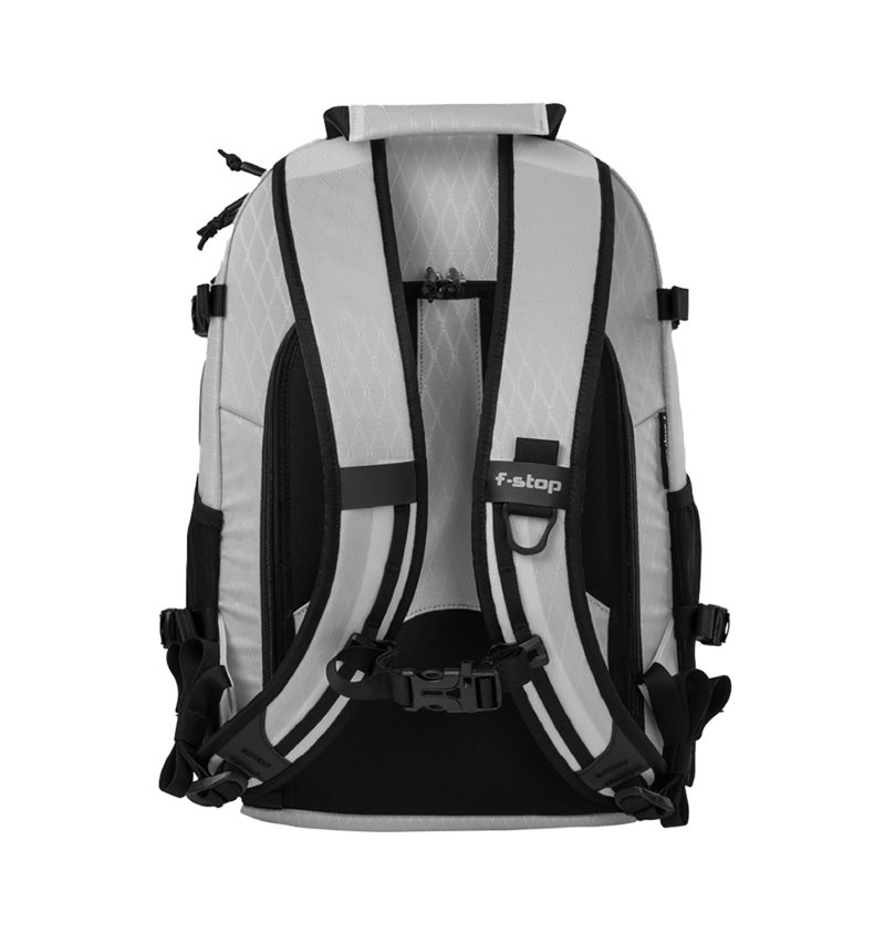 Guru AIR 24 litros - torso masculino color Artic (blanco) - mochila ultraligera - pack fstop - Imagen 4